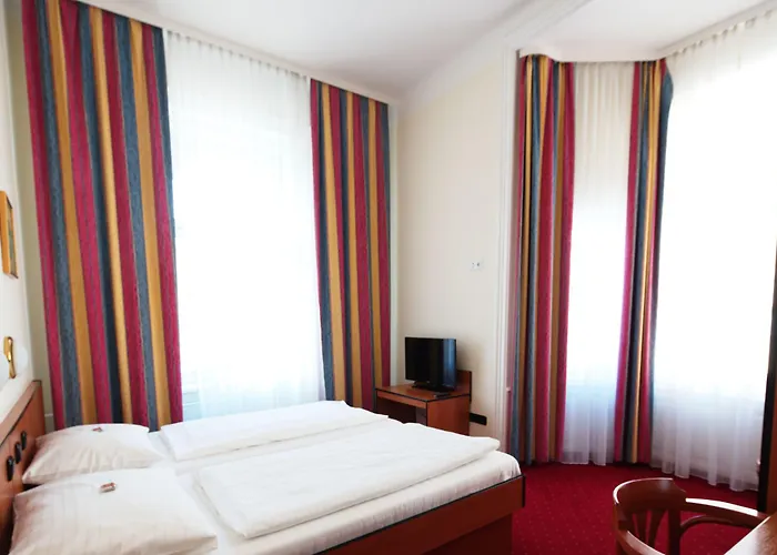 Drei Kronen Hotel 4*